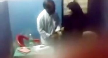 trà giang sex Penelope cam-quan hệ tình dục với màu đen. sexnhatban